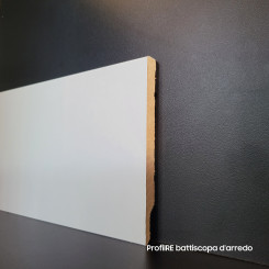 Battiscopa bianco alto 12 cm bordo quadro moderno spessore 10 mm