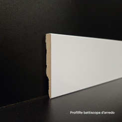 Battiscopa bianco di cm 6 in mdf spessore 1 cm pellicolato e verniciatura ral 9016 bordo quadro 